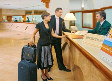 Numărul turiştilor de pe pieţele vecine, în scădere